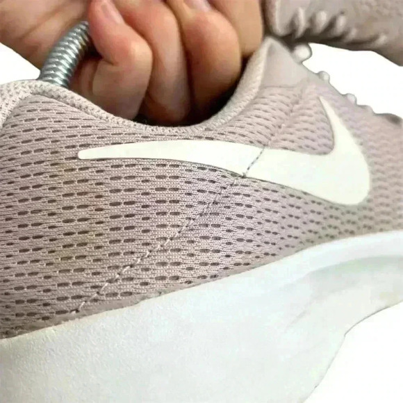 Nike Tanjun Women's Pink Running Shoes Size 9 Mesh Lace Up Sneakers - Picture 3 of 8